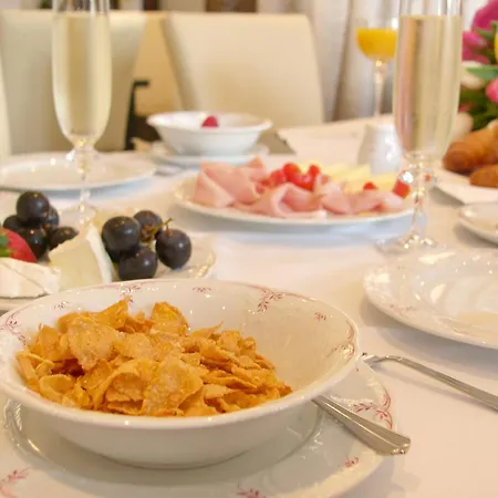 赫伯特膳食酒店 酒店